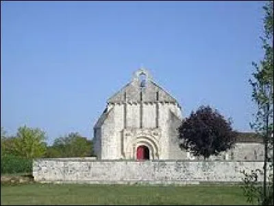 Voici l'&eacute;glise Sainte-Madeleine de La Clisse. Commune du Poitou-Charentes, dans l'arrondissement de Saintes, elle se trouve dans le d&eacute;partement ...