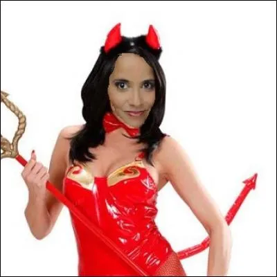 Cette animatrice est-elle ange ou démon ? En tous cas, cette humoriste qui a reçu le Gérard de la télévision 2013, a choisi d'être démon ce soir. Qui est-elle ?