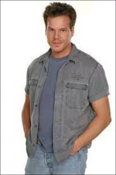 Comment s'appelle l'acteur qui joue Keith Scott ?