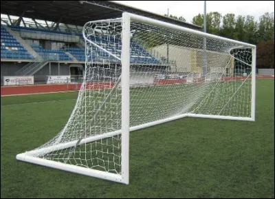 Avant le match, qui est le premier à sortir de la salle de briefing ?
