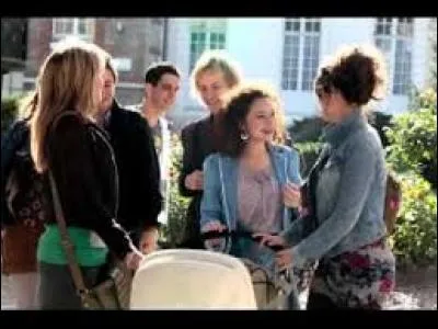 Clem va au lycée avec le bébé. Est-ce vrai ?