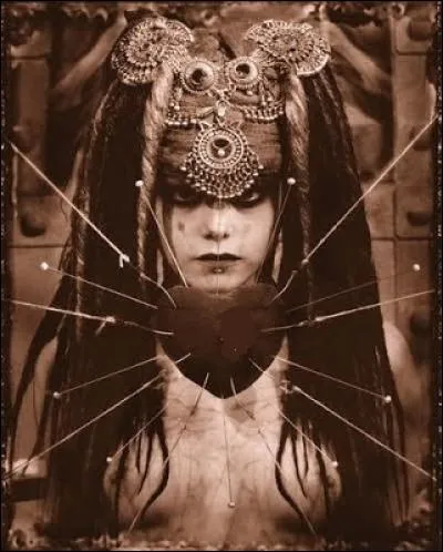 Redoutable, autant par ses pouvoirs que par sa beauté, le héros Ulysse réussira à la duper. Qui est-elle ?