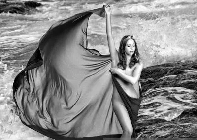 D'une beauté incomparable, cette déesse grecque séduisait et trompait chacun. Qui est-elle ?