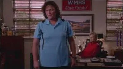 Sheldon alias Shannon a une sur à qui elle ne parle plus mais lorsque qu'il/elle lui annonce qu'elle a des problèmes avec Cooter, que fait sa soeur ?