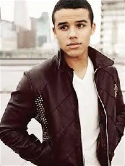 À l'origine qu'était-il annoncé pour Jack dans la série "Glee" ?