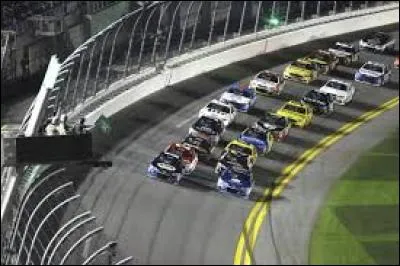 En quelle année la Joe Gibbs a-t-elle triomphé pour la seconde fois sur le Daytona 500 ?