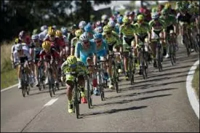 Le Tour de France se déroule chaque année au mois de juin.