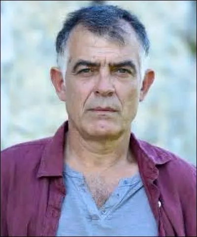 Comment s'appelle le père du mari de Clem ?