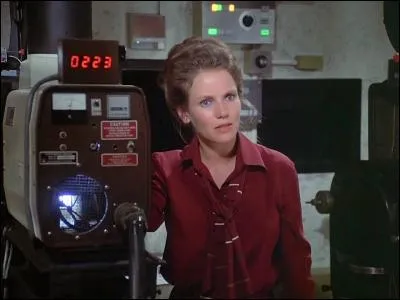 Saison 7 - directeur de chaines de télévision - ascenseur - maîtresse ambitieuse - timing chronométré