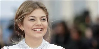 En quelle langue chante-t-elle ?