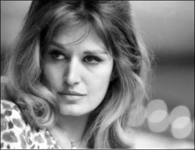 Quelle chanson est interprétée par Dalida en 1966 ?