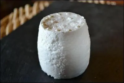 De quelle région française le fromage au lait de chèvre appelé "chabis" est-il originaire ?