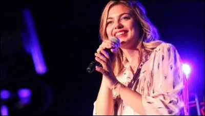 Combien de chansons de Louane les Enfoirés ont-ils interprétées ?