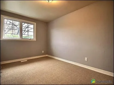 Elle peut être de monnaie, d'identité, de théâtre ou dans la maison comme celle de la photo. L'anagramme de son nom désigne :