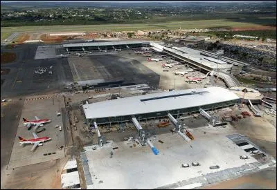 L'aéroport international Presidente Juscelino Kubitschek dessert la capitale d'un pays d'Amérique du Sud. Laquelle ?