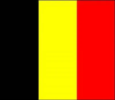 De quelle couleur est le disque se trouvant au centre du drapeau du Bangladesh ?