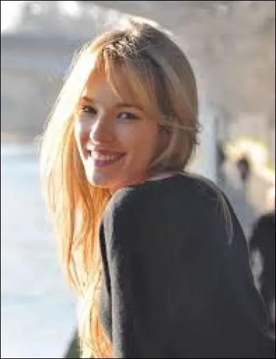 Qui est cette jeune femme ?