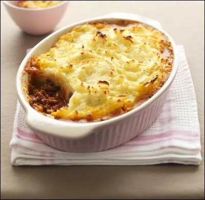 Quel apothicaire a donn&eacute; son nom &agrave; un gratin &agrave; base de pur&eacute;e de pommes de terre et de viande de boeuf hach&eacute;e ?