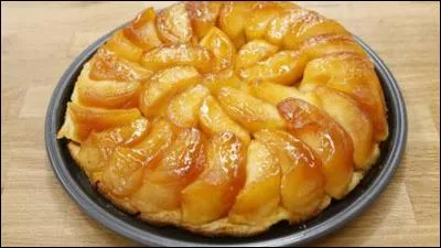 Quelles soeurs qui tenaient un restaurant &agrave; Lamotte-Beuvron ont donn&eacute; leur nom &agrave; une tarte aux pommes renvers&eacute;e ?