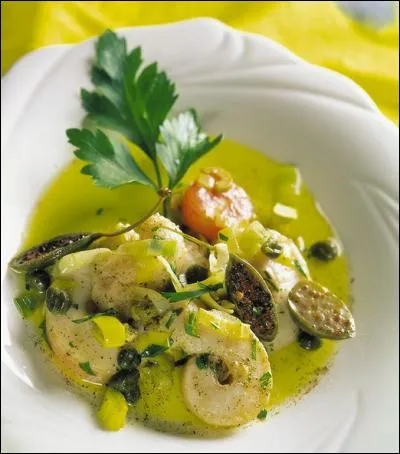 Quel homme politique a laiss&eacute; son nom &agrave; une sauce &agrave; base de beurre pommade avec du sel, du poivre, du jus de citron, du persil hach&eacute;, de l'estragon hach&eacute; et une glace de viande ?