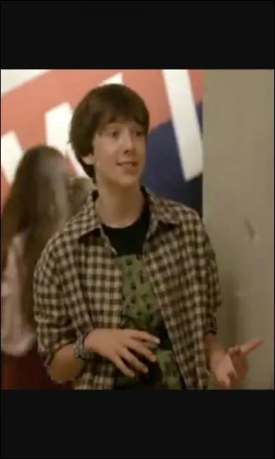 Quel est le nom de cet acteur dans  Ben 10 : Race Against Time  ?