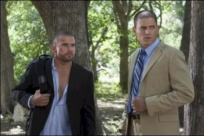 Qui Michael et Lincoln aperoivent-ils ?