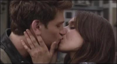 Où Spencer et Toby se sont-ils embrassés pour la première fois ?