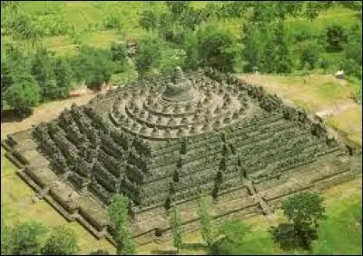 Où se trouve le temple de Borobudur ?