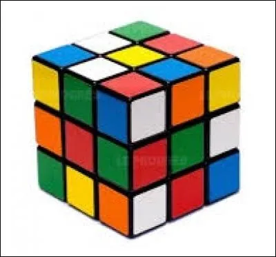 Combien d'arêtes un cube possède-t-il ?