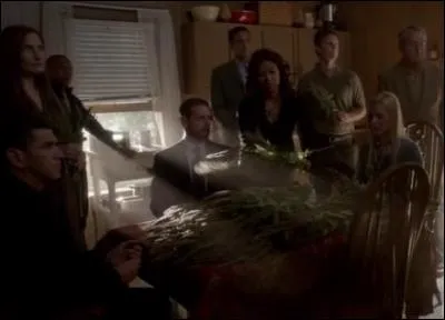 Comment meurt le conseil des fondateurs dans la saison 4 ?