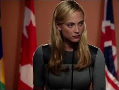 Avec qui le mari de Chloé l'a-t-il trompée ?