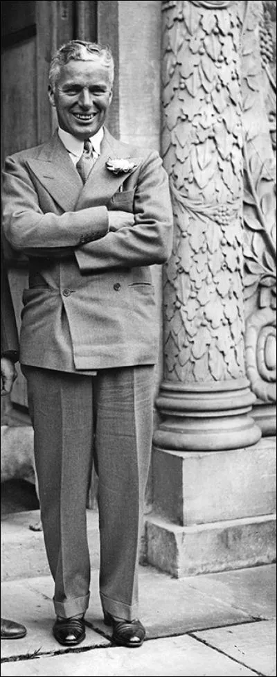 Chaplin et son ami eurent en commun plusieurs choses dont l'une au moins fut secrète. Laquelle ?