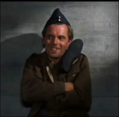 Dans "La Grande Évasion", quelle est la profession d'Archibald Ives, avant la guerre ?