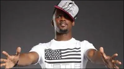 En quelle année a-t-il commencé à chanter ?