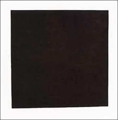 "Carré noir sur fond noir, est une oeuvre de :