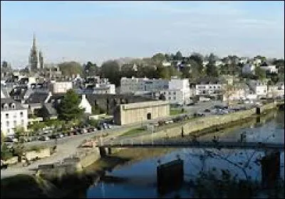 Nous partons faire un petit tour en Bretagne, &agrave; Hennebont. Ville de l'agglom&eacute;ration Lorientaise, elle se trouve dans le d&eacute;partement ...