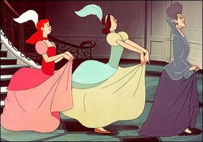 De quelle couleur sont les ballerines portées par Javotte ?