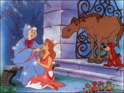 À côté de quelle personne Cendrillon est-elle agenouillée ?