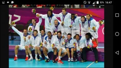 Quelle est l'équipe qui s'est inclinée contre la France lors de la finale de handball des JO 2012 ?