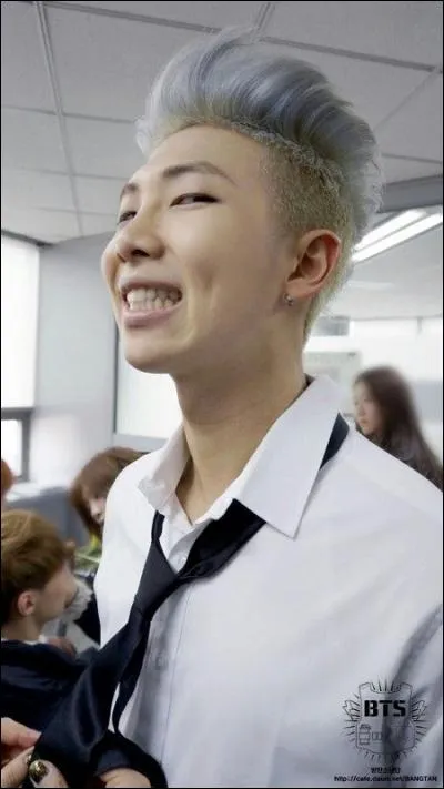 De quel membre des Block-B Rapmonster est-il proche ?