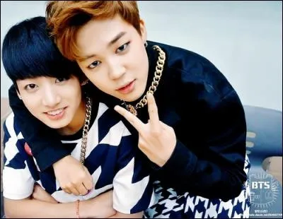 Qui a cru gagné le concours de chorégraphie de girls bands mais devait donner le papier à Jimin dans "Weekly Idol" ?