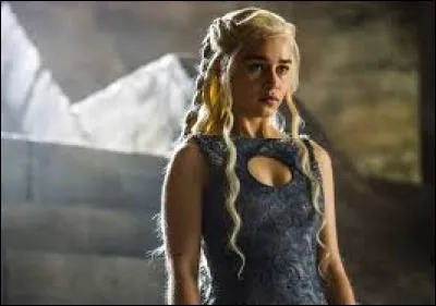 Qui est offert en guise de cadeau à Daenerys Targaryen ?