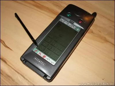 D'où vient Alcatel, première marque à avoir commercialisé un téléphone portable tactile baptisé Onetouch Com en 1998 ?