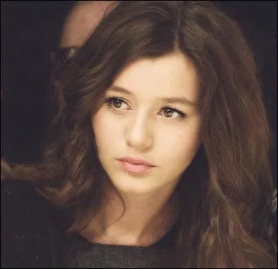 Avec quel membre du groupe Eleanor Calder est-elle sortie ?
