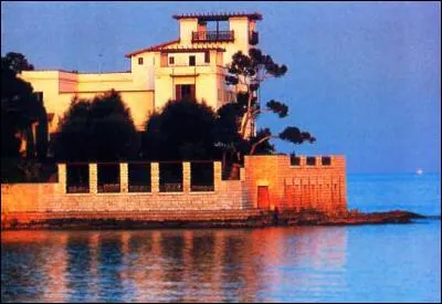 La villa Kerylos est une fusion de...