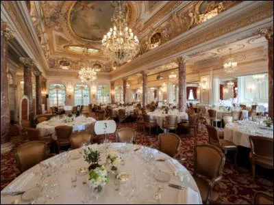 A Monaco, les rois, reines et les artistes les plus célèbres de la Côte-d'Azur allaient au Casino mais aussi...