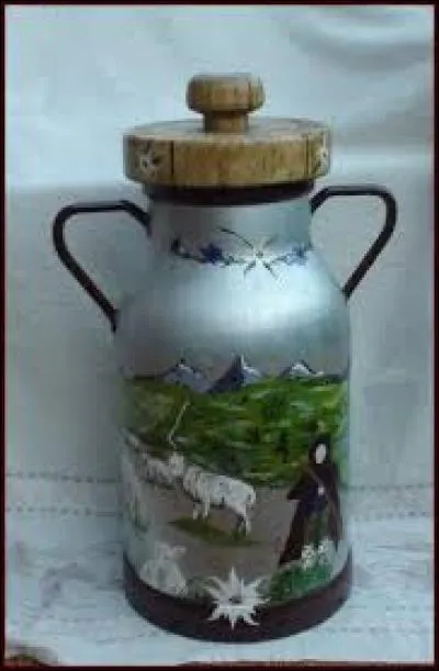 Petit canot pliable en bois et en toile, créé pour la marine française à la fin du XIXe siècle :