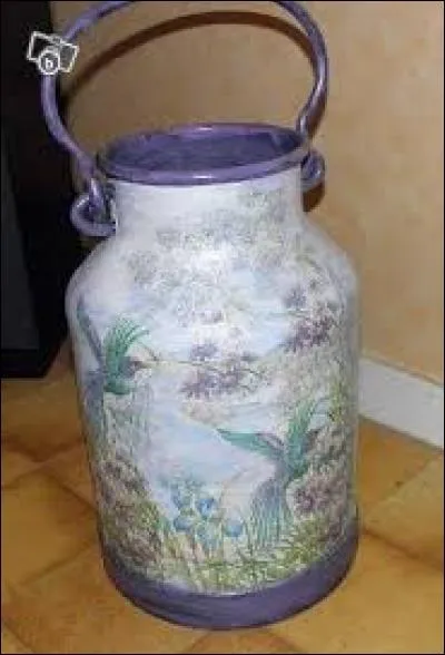 Fauteuil à large dossier rembourré :