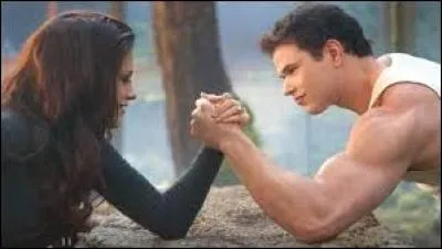 Qui gagne au bras de fer ?