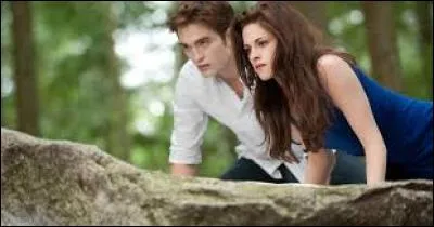 Quel animal chasse Bella lors de sa premi&egrave;re chasse en tant que vampire ?